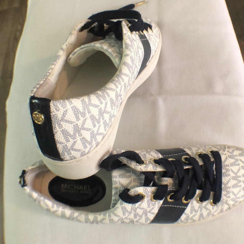 Michael Kors sneakers Navy & white